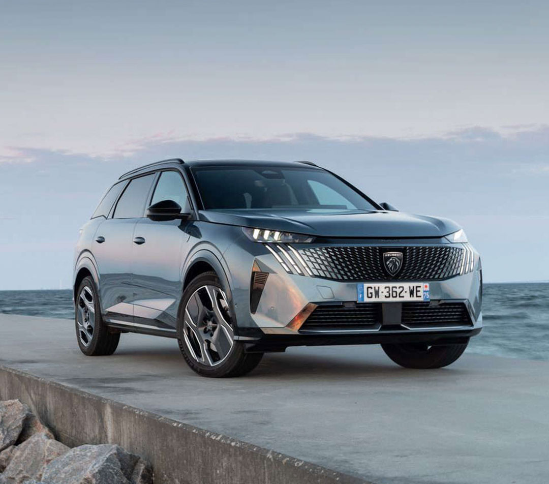 Новий PEUGEOT 5008 уже в Україні: оголошено ціни на флагманський кросовер бренду