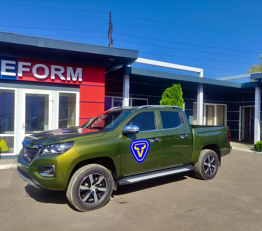 Броньований пікап PEUGEOT Landtrek представлено в Україні!